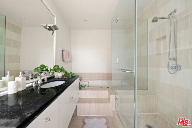 940 Linda Flora Drive, Los Angeles, CA 90049