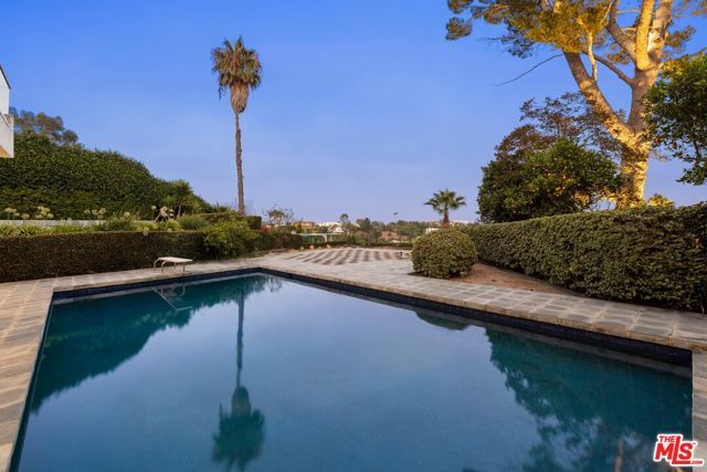 940 Linda Flora Drive, Los Angeles, CA 90049