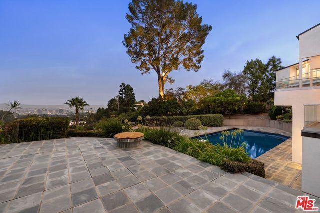 940 Linda Flora Drive, Los Angeles, CA 90049