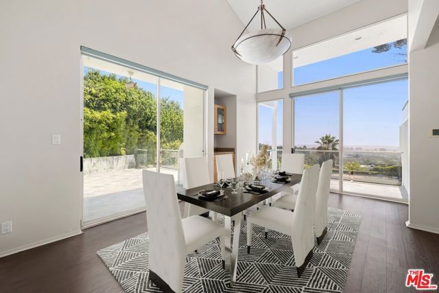 940 Linda Flora Drive, Los Angeles, CA 90049