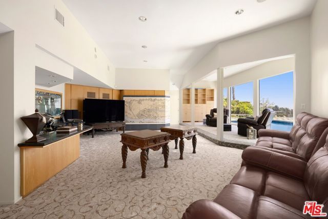 940 Linda Flora Drive, Los Angeles, CA 90049