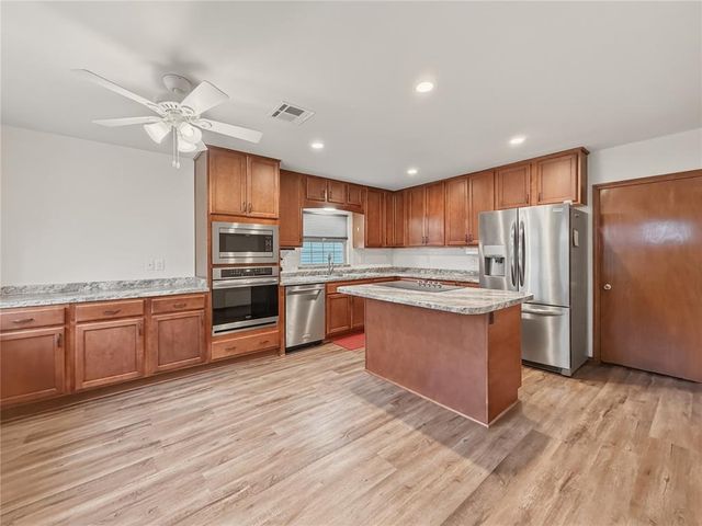 501 S Hoff Avenue, El Reno, OK 73036
