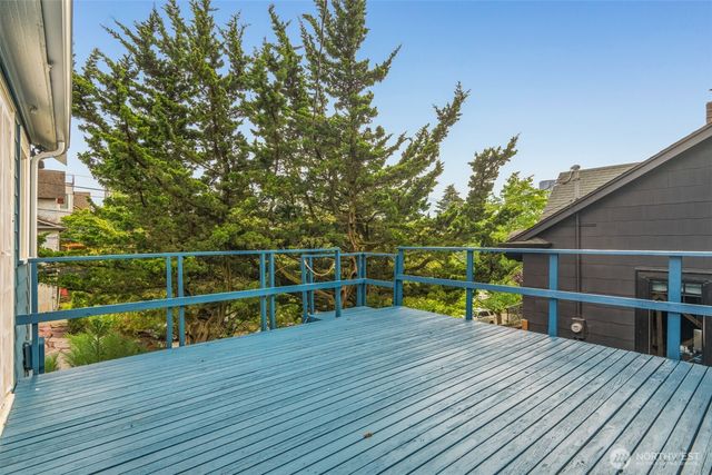 801 16th Avenue, Seattle, WA 98122