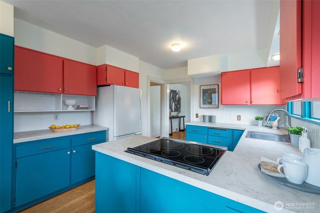 801 16th Avenue, Seattle, WA 98122