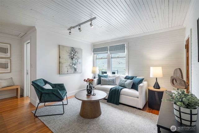 801 16th Avenue, Seattle, WA 98122