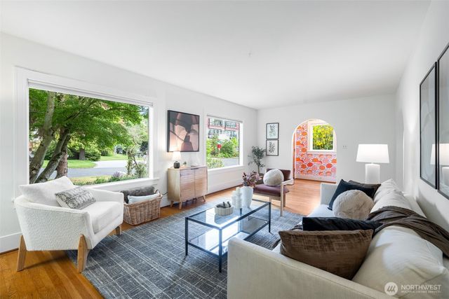 801 16th Avenue, Seattle, WA 98122