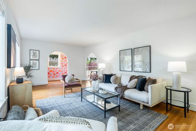 801 16th Avenue, Seattle, WA 98122