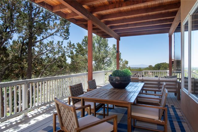 119 Circle Drive, Santa Fe, NM 87501