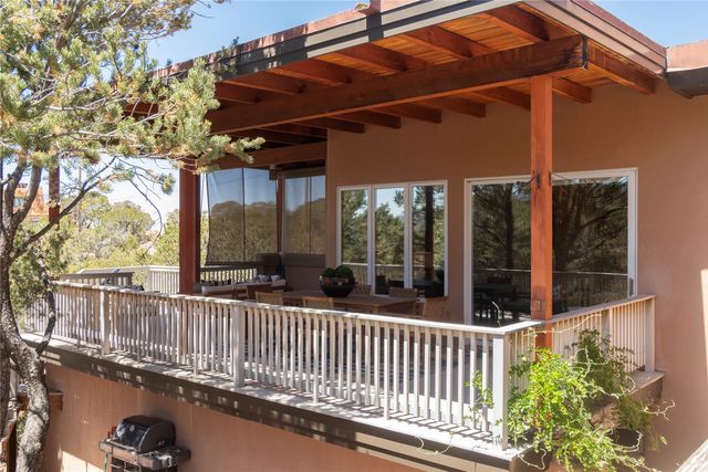 119 Circle Drive, Santa Fe, NM 87501