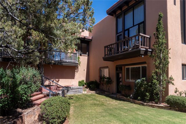 119 Circle Drive, Santa Fe, NM 87501