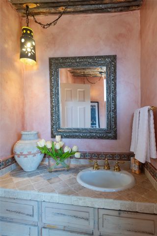 119 Circle Drive, Santa Fe, NM 87501