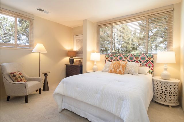 119 Circle Drive, Santa Fe, NM 87501