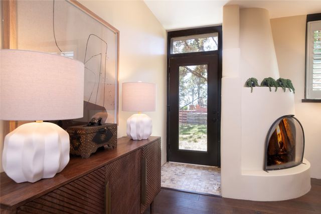 119 Circle Drive, Santa Fe, NM 87501