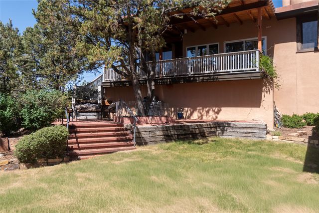 119 Circle Drive, Santa Fe, NM 87501