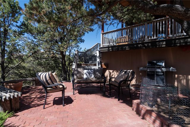 119 Circle Drive, Santa Fe, NM 87501