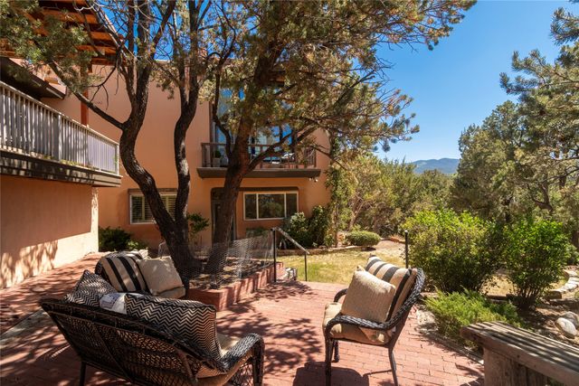 119 Circle Drive, Santa Fe, NM 87501