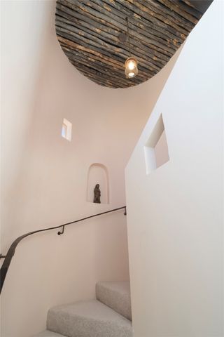119 Circle Drive, Santa Fe, NM 87501