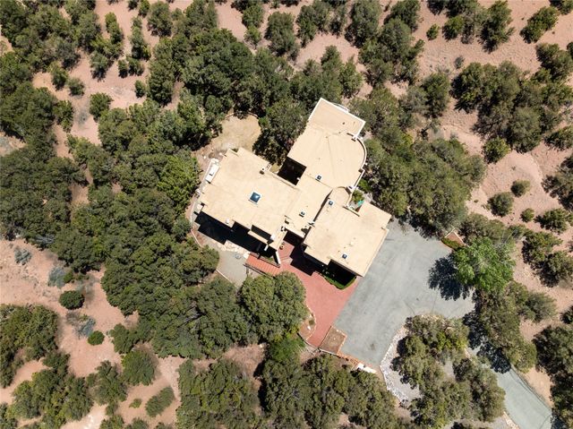 119 Circle Drive, Santa Fe, NM 87501