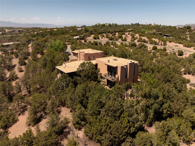 119 Circle Drive, Santa Fe, NM 87501