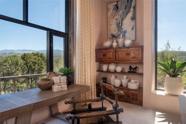 119 Circle Drive, Santa Fe, NM 87501