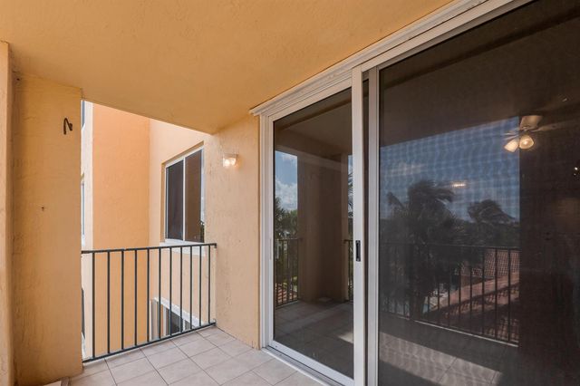 1200 Scotia Drive 403, Hypoluxo, FL 33462