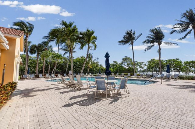 1200 Scotia Drive 403, Hypoluxo, FL 33462