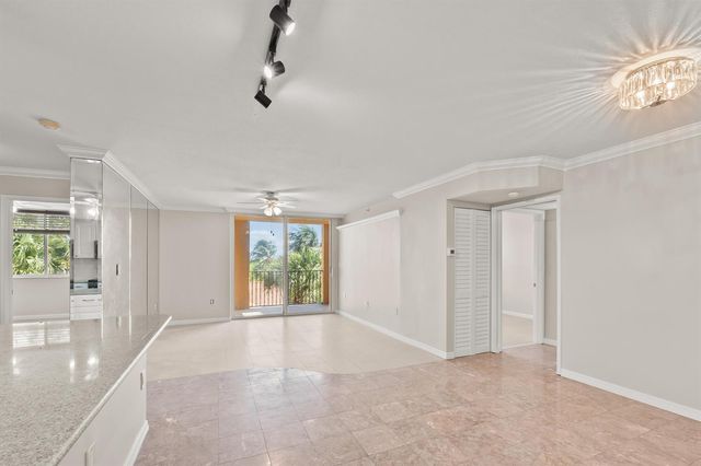 1200 Scotia Drive 403, Hypoluxo, FL 33462