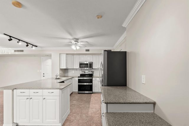 1200 Scotia Drive 403, Hypoluxo, FL 33462