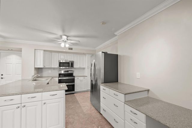 1200 Scotia Drive 403, Hypoluxo, FL 33462