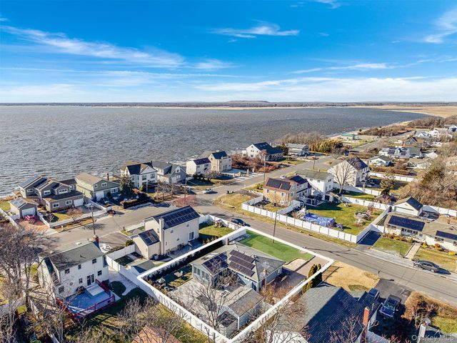 6 Rugby Drive, Shirley, NY 11967