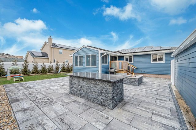 6 Rugby Drive, Shirley, NY 11967