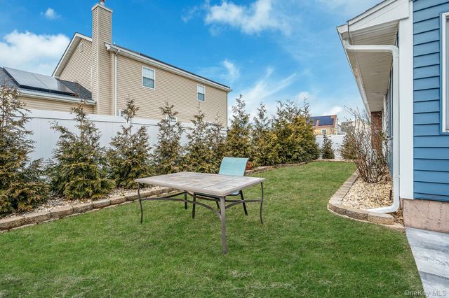 6 Rugby Drive, Shirley, NY 11967