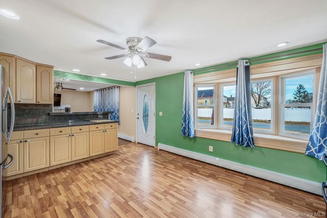 6 Rugby Drive, Shirley, NY 11967