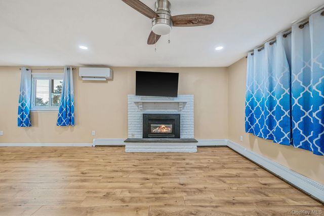 6 Rugby Drive, Shirley, NY 11967