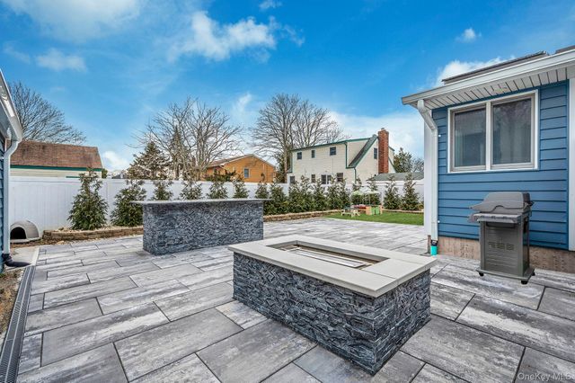 6 Rugby Drive, Shirley, NY 11967