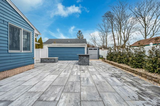 6 Rugby Drive, Shirley, NY 11967