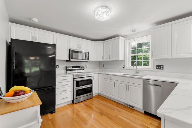 50 Barbara Lane, Hudson, NH 03051