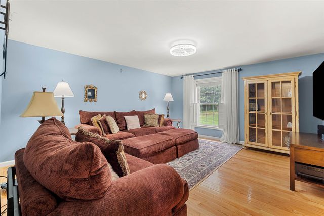 50 Barbara Lane, Hudson, NH 03051