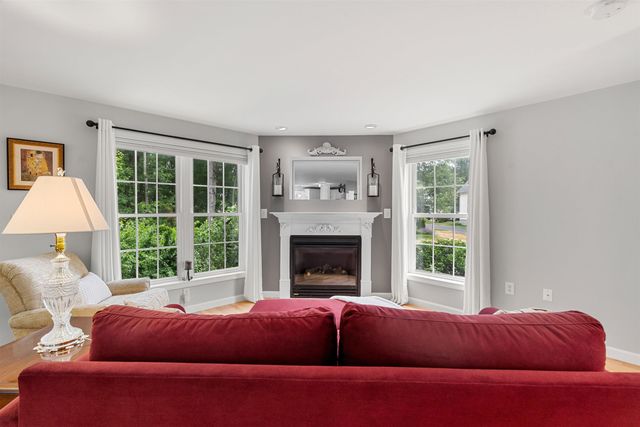 50 Barbara Lane, Hudson, NH 03051