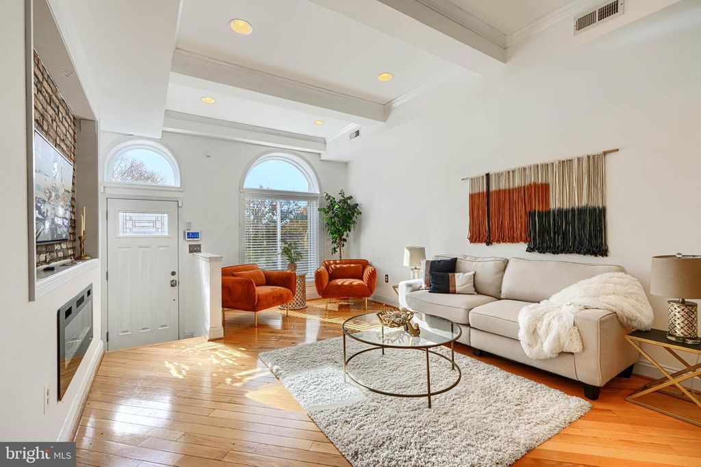 Image 7 of property listing at 3500 FAIT AVE, Baltimore, MD 21224