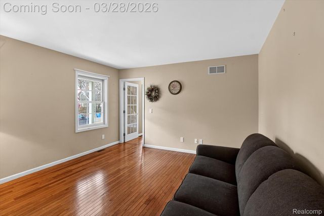 150 Bradley Street, Commerce Charter Township, MI 48382