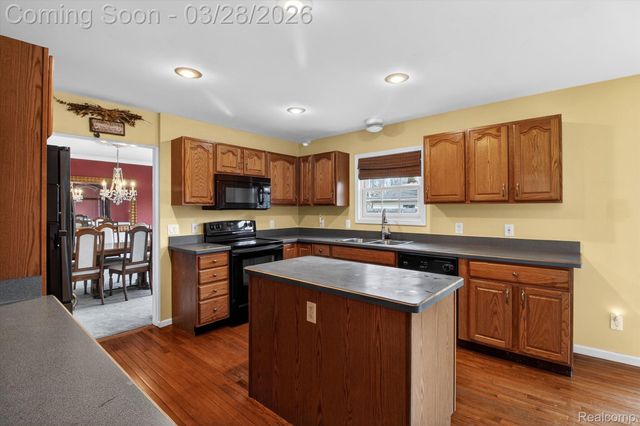 150 Bradley Street, Commerce Charter Township, MI 48382