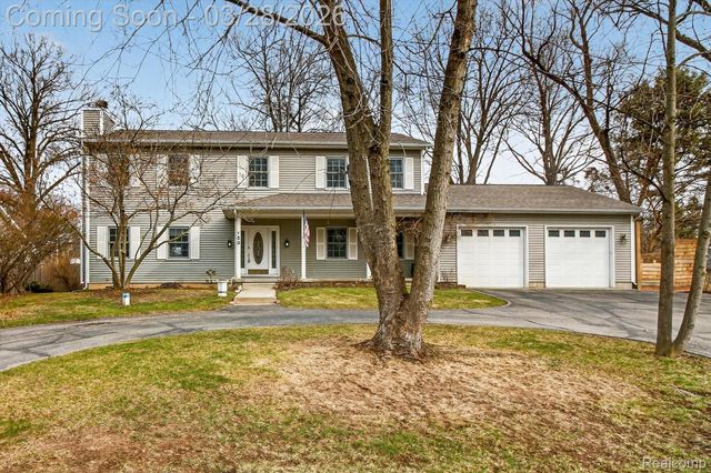 150 Bradley Street, Commerce Charter Township, MI 48382