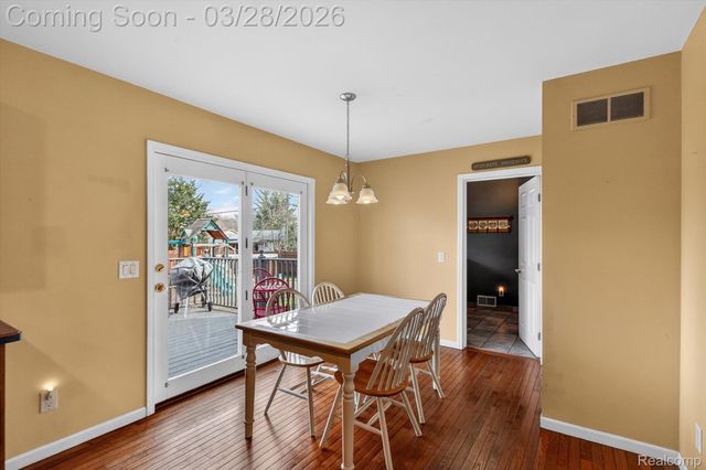 150 Bradley Street, Commerce Charter Township, MI 48382