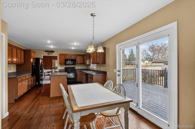 150 Bradley Street, Commerce Charter Township, MI 48382