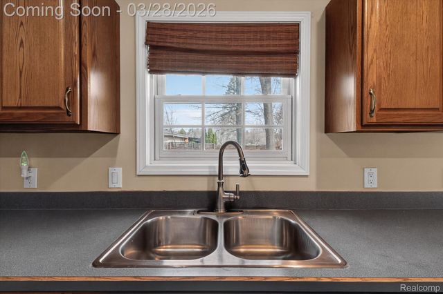 150 Bradley Street, Commerce Charter Township, MI 48382