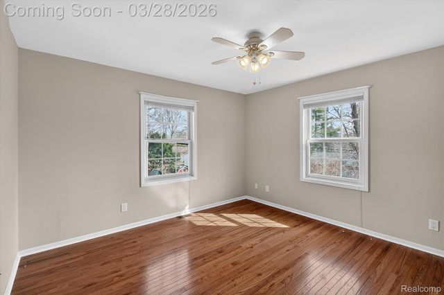 150 Bradley Street, Commerce Charter Township, MI 48382