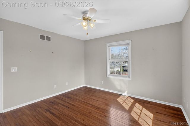 150 Bradley Street, Commerce Charter Township, MI 48382