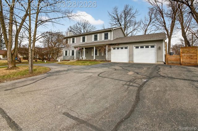 150 Bradley Street, Commerce Charter Township, MI 48382