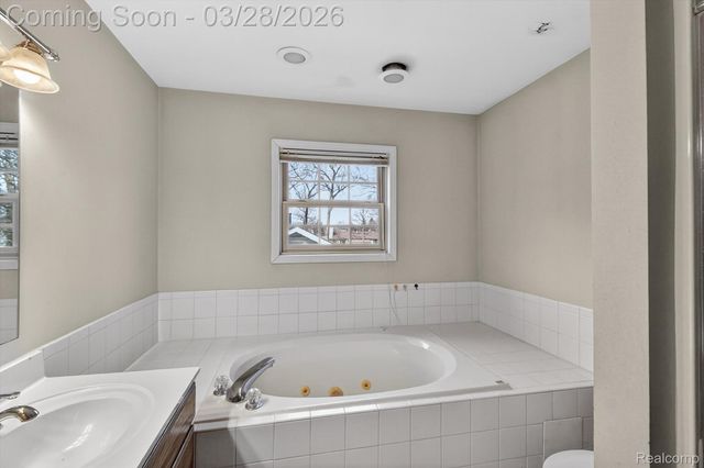 150 Bradley Street, Commerce Charter Township, MI 48382